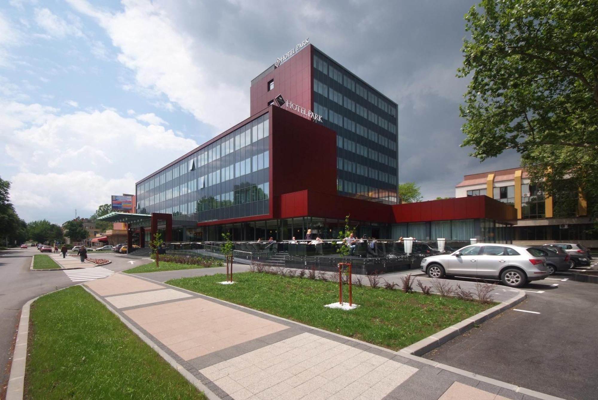 Hotel Park Doboj Exteriör bild